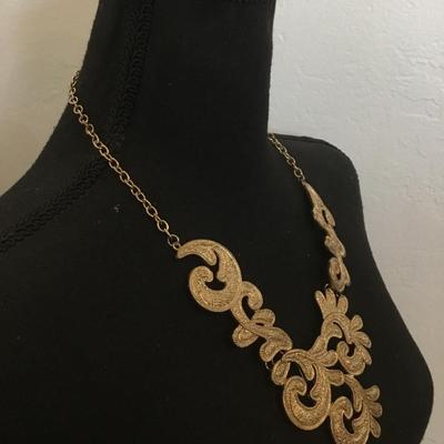 Beautiful gold tone statement necklace