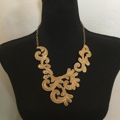 Beautiful gold tone statement necklace
