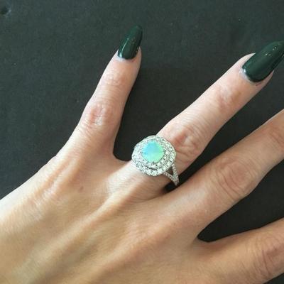 Beautiful very nice silver tone, rhinestone tranquil, Seaglass, Crystal ring