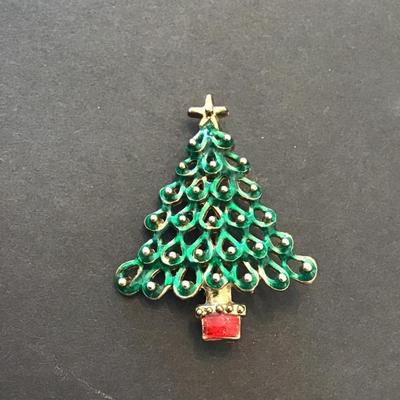 Very nice vintage Christmas brooch