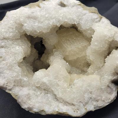 Large White Quartz Geode (D-EL)