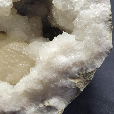Large White Quartz Geode (D-EL)