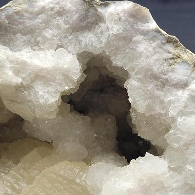 Large White Quartz Geode (D-EL)