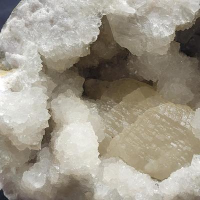 Large White Quartz Geode (D-EL)