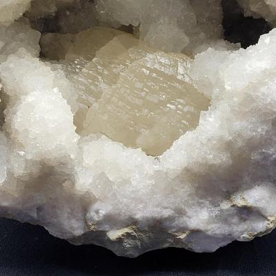 Large White Quartz Geode (D-EL)