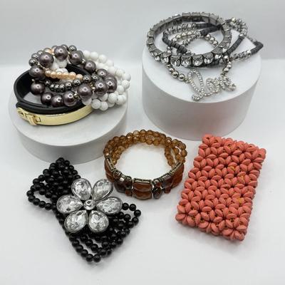 LOT 99J: Collection of Beaded Bracelets
