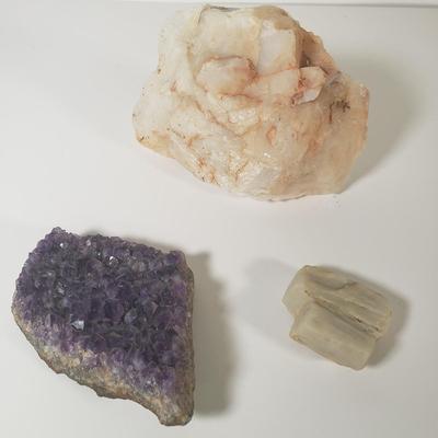 LOT 111B: Kosta Boda Green Skull Votive Candle Holder with Assorted Amethyst & Quartz