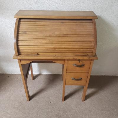LOT 114B: Vintage Child's Roll Top Desk with Swivel Chair