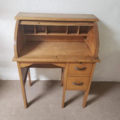 LOT 114B: Vintage Child's Roll Top Desk with Swivel Chair