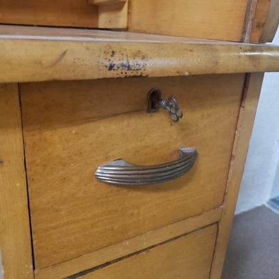 LOT 114B: Vintage Child's Roll Top Desk with Swivel Chair