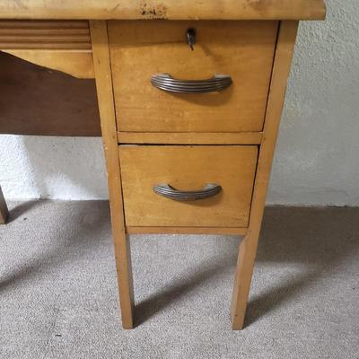 LOT 114B: Vintage Child's Roll Top Desk with Swivel Chair
