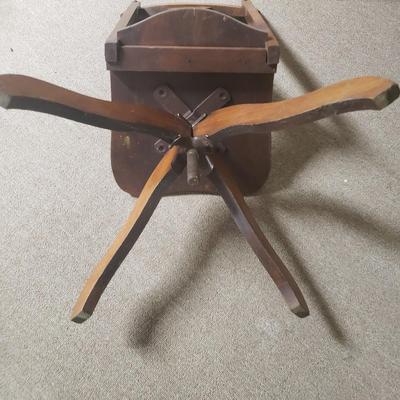 LOT 114B: Vintage Child's Roll Top Desk with Swivel Chair