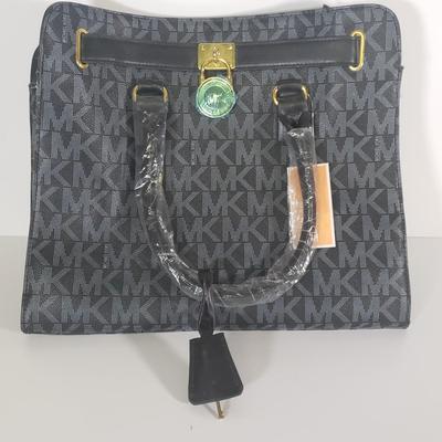 LOT 117B: Collection of Michael Kors Bags