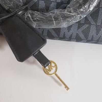 LOT 117B: Collection of Michael Kors Bags