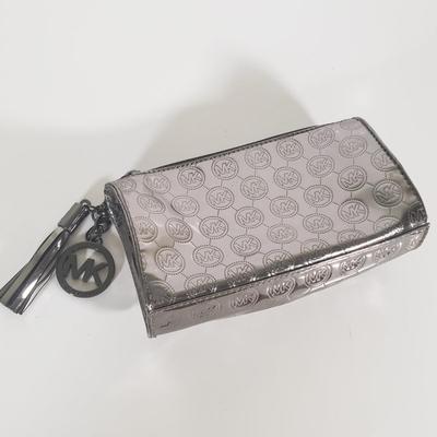 LOT 117B: Collection of Michael Kors Bags