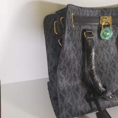 LOT 117B: Collection of Michael Kors Bags