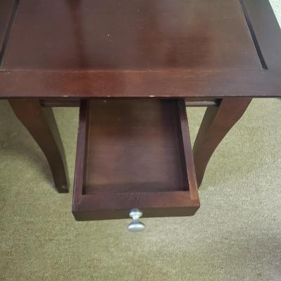 LOT 119B: Small Side Table with Two Decorative Lamps
