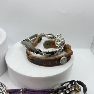 LOT 122J: Collection of Bracelets incl. Purple Lucky Brand