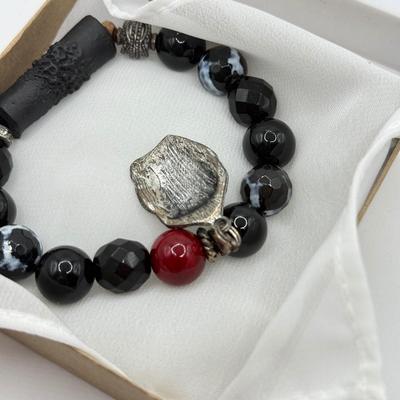 LOT 123J: Beaded Bracelet w/ Buddha Charm & Rings