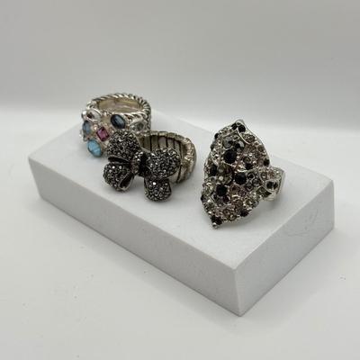 LOT 123J: Beaded Bracelet w/ Buddha Charm & Rings