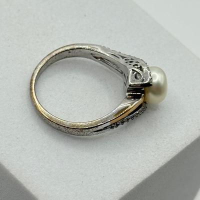 LOT 126J: 925 14k Pearl Ring size 7 (3.52g)