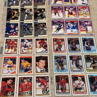 LOT 128J: Large Collection of Hockey Trading Cards