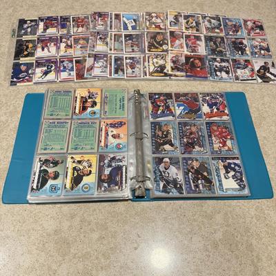 LOT 128J: Large Collection of Hockey Trading Cards
