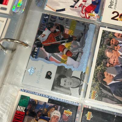 LOT 128J: Large Collection of Hockey Trading Cards
