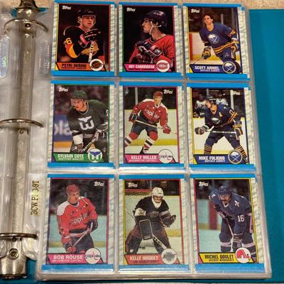 LOT 128J: Large Collection of Hockey Trading Cards
