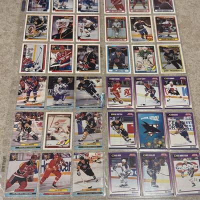 LOT 128J: Large Collection of Hockey Trading Cards