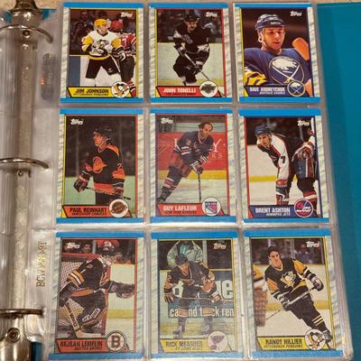 LOT 128J: Large Collection of Hockey Trading Cards