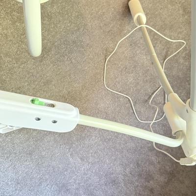 LOT 129U: Ingenuity Electronic Baby Rocker