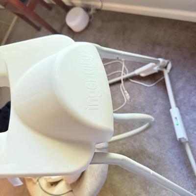 LOT 129U: Ingenuity Electronic Baby Rocker