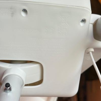 LOT 129U: Ingenuity Electronic Baby Rocker