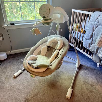 LOT 129U: Ingenuity Electronic Baby Rocker
