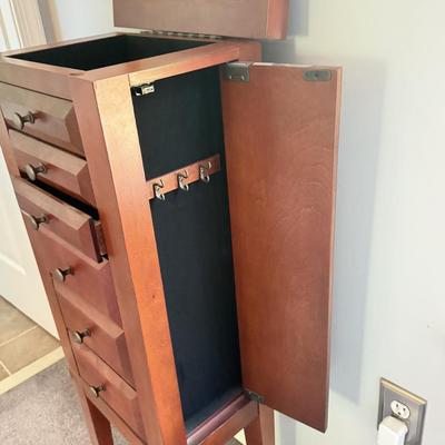 LOT 130U: Powell Standing Jewelry Box