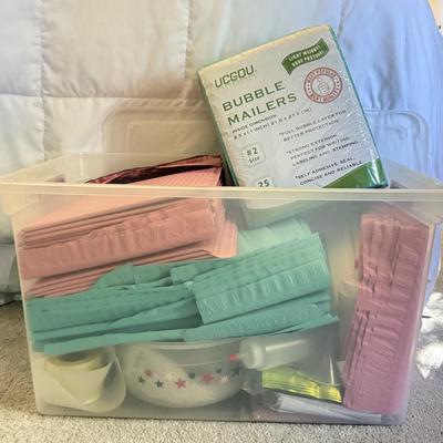 LOT 135U: Bin of Unused Bubble Mailers & Tie Dye Essentials