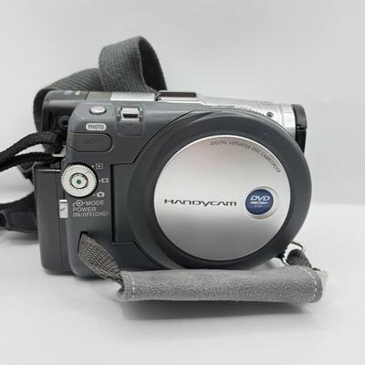 LOT 140G: Sony DVD HandyCam & Samsung Digital Camera SL605