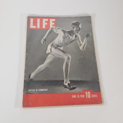LOT 143B: Historical Newspapers & Magazines with Rubiks Cube Ideal Solution Book