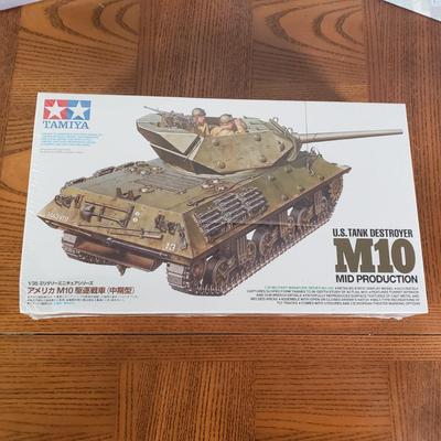LOT 145B: Model Airplane & Tank Kits, Diecast Military Aircraft Toys & More