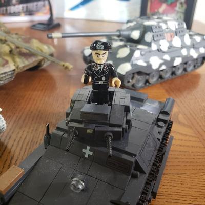 LOT 145B: Model Airplane & Tank Kits, Diecast Military Aircraft Toys & More