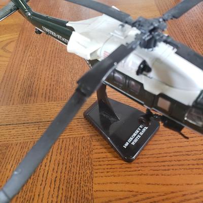LOT 145B: Model Airplane & Tank Kits, Diecast Military Aircraft Toys & More