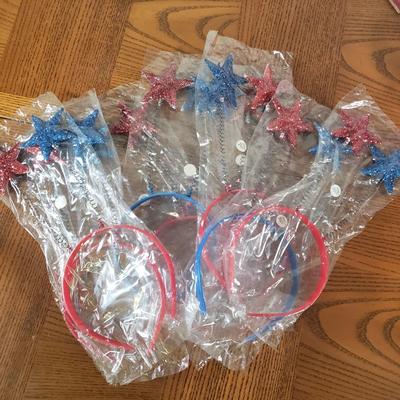 LOT 146B: Rustic Home Decor Assortment for Valentine's & Independence Day