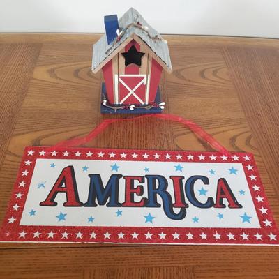 LOT 146B: Rustic Home Decor Assortment for Valentine's & Independence Day