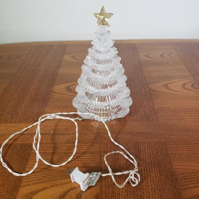 LOT 147B: Winter Wonderland Holiday Decor with Beautiful Beaded Table Runner