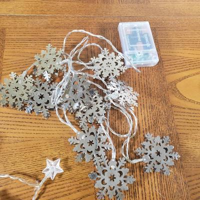 LOT 147B: Winter Wonderland Holiday Decor with Beautiful Beaded Table Runner
