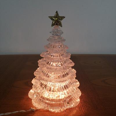 LOT 147B: Winter Wonderland Holiday Decor with Beautiful Beaded Table Runner