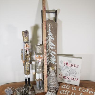 LOT 147B: Winter Wonderland Holiday Decor with Beautiful Beaded Table Runner
