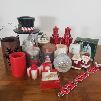 LOT 149B: Vintage & Modern Christmas Collection