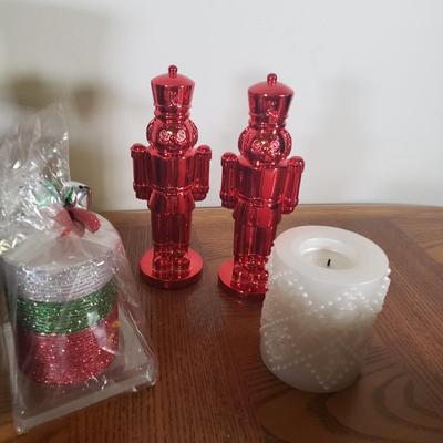 LOT 149B: Vintage & Modern Christmas Collection